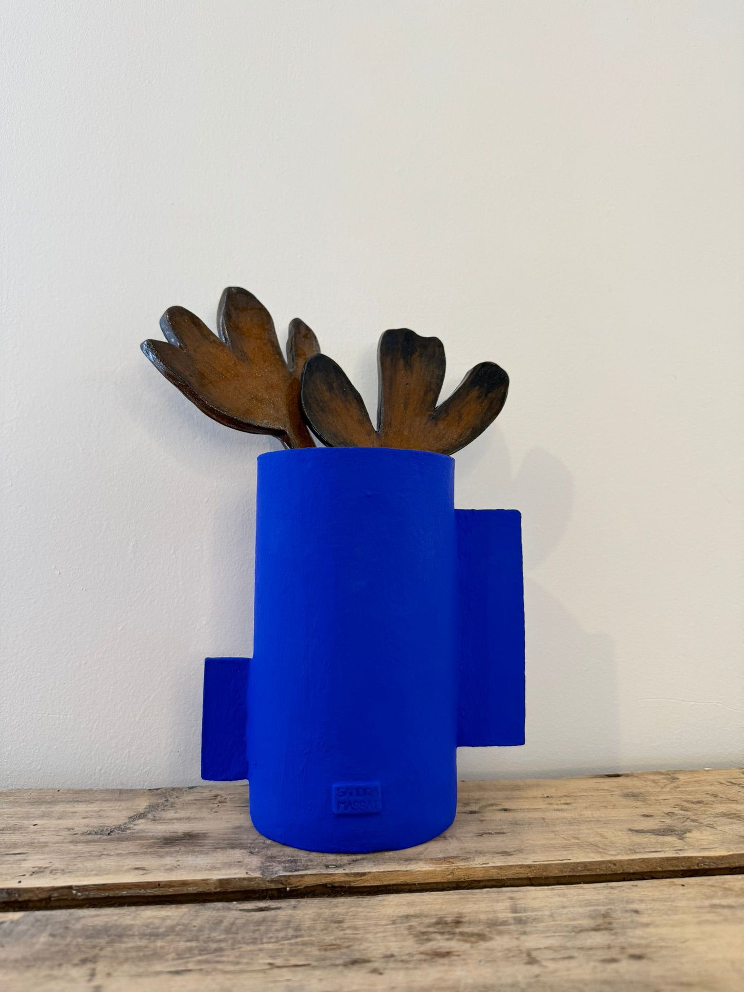 Vase en terre cuite teinte Bleu Klein